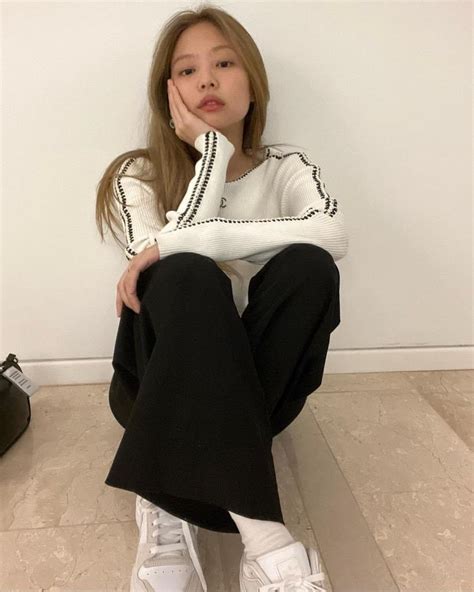 Spin Or Bin Music On Twitter Blackpink S Jennie Looking Adorable In