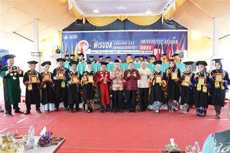 Sekda Kabupaten Asahan Ikuti Prosesi Wisuda Sarjana Angkatan Xxxii Dan