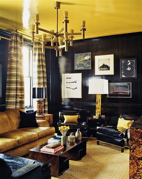 15 Refined Decorating Ideas In Glittering Black And Gold