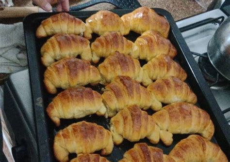 Medialunas De Manteca Caseras Receta De Brenda Ledesma Cookpad