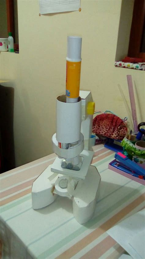 Maqueta De Microscopio