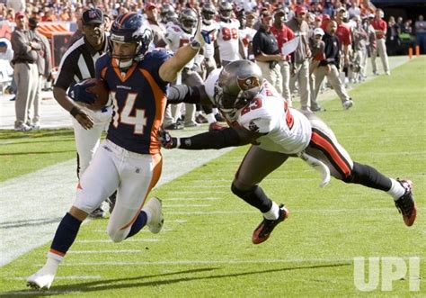 Photo Tampa Bay Buccaneers Vs Denver Broncos Den2008100508