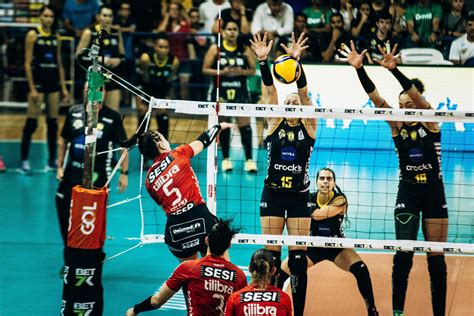 No tie break Sesi Vôlei Bauru perde para Dentil Praia Clube e está