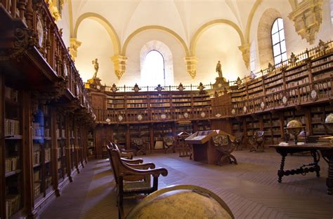 University of Salamanca - the old library http://upload.wikimedia.org/wikipedia/commons/2/2f/Old ...