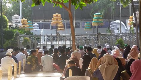 wisata religi wali   bangkalan madura  jalan tol kisah  wali