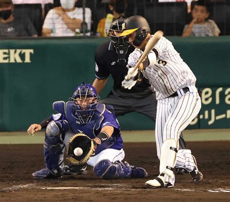 ＜神・中（15）＞7回無死一塁、大山は空振り三振に倒れる（撮影・北條 貴史） ― スポニチ Sponichi Annex 野球