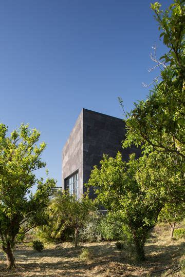 Tour the Sicilian villa L House by Transit Studio | Wallpaper