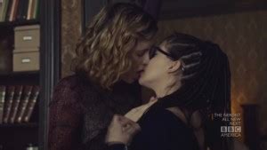 Cosima Delphine Lesbian Scenes Orphan Black 18 May 2013 Lesbian