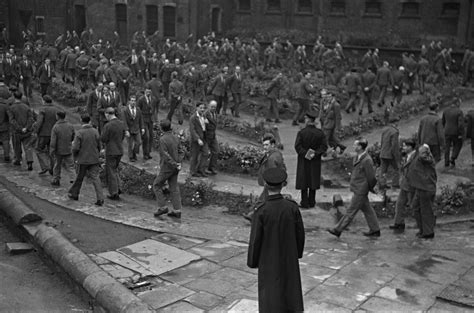 Fascinating Black And White Images From 1940s Show Daily Grind Of