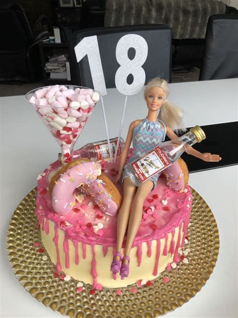 Decoración de tortas de Barbie borracha Adult birthday cakes 21st