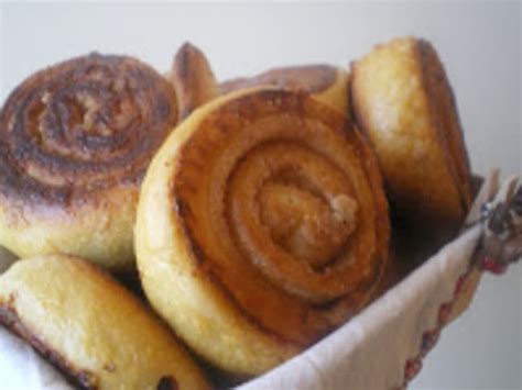 Kanelbullar des pain suédois à la cannelle Recette par les mets tissés