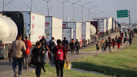 Migrantes Piden Apoyo Para Subir Al Tren Y Llegar A Eu Unotv