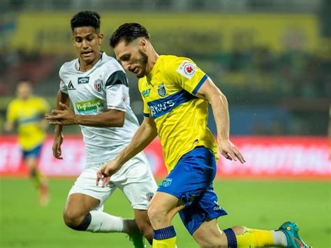 Isl 2022 23 Dimitrios Diamantakos Double Helps Kerala Blasters Fc Down