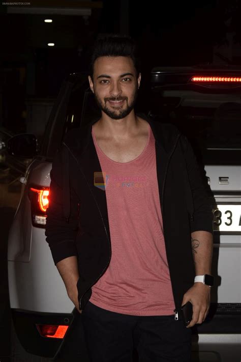 Aayush Sharma Spotted At Khar on 23rd Jan 2019 / Aayush Sharma - Bollywood Photos