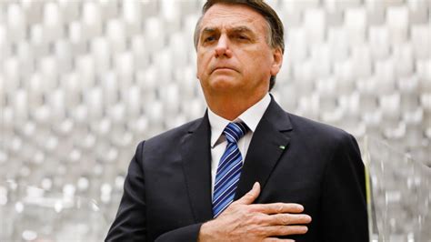 Bolsonaro Deve Entregar Joias E Armas Até 24 De Março