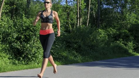 How To Start Running Barefoot? Natural Way To Run, U Must Know