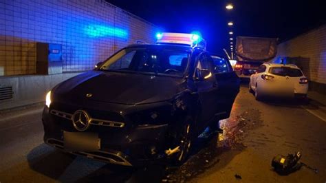 Wagenburgtunnel In Stuttgart Heftiger Unfall Sorgt F R Sperrung In