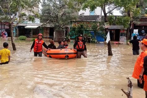 17 Kecamatan Diterjang Banjir Bekasi Tetapkan Status Tanggap Darurat