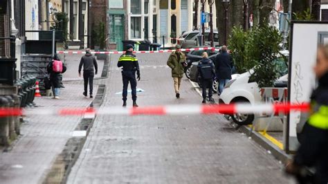 Politie Schiet Man Neer In Centrum Amsterdam Na Dreigende Situatie