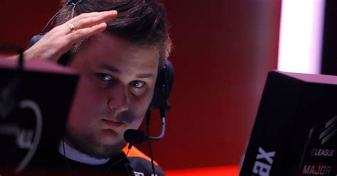 Virtus pro против AVANGAR ставки на CS GO