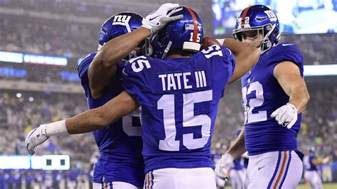 New York Giants Video Golden Tate Makes Sand Angels After Draining A Putt