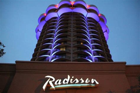 Radisson Hotel Cincinnati Riverfront - Cheapest Prices on Hotels in Covington (KY) - Free ...