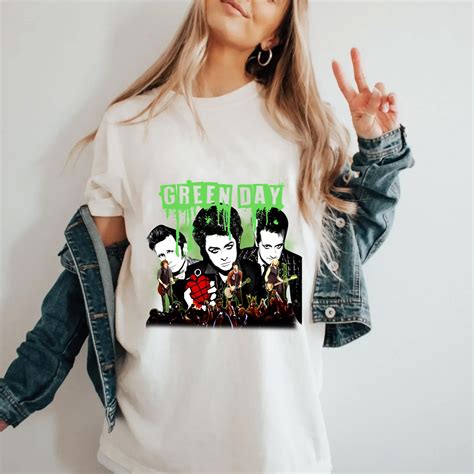 Original T Shirts 1971 USTEE UNISEX Green Day The Saviors 2024 Tour