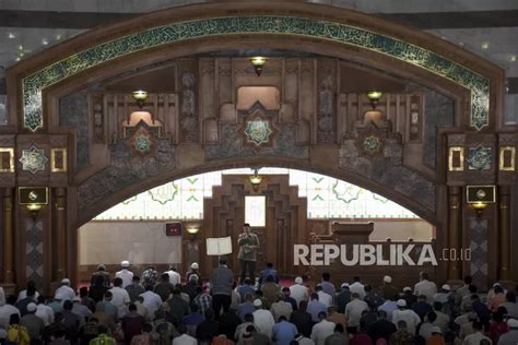 Amalan Sunnah Di Hari Jumat Yang Bisa Dikerjakan Umat Islam Magenta