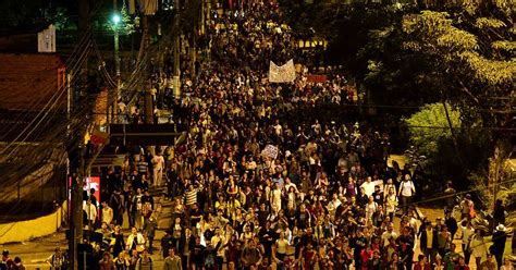 Sp Protesto Leva Milhares às Ruas Mas Grupo Ataca Palácio Dos Bandeirantes