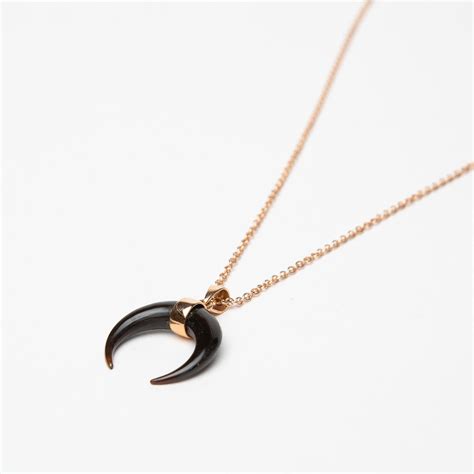 Maxfield La Sarah Jane Wilde Horn Necklace In 2022 Horn Pendant Necklace Horn Necklace