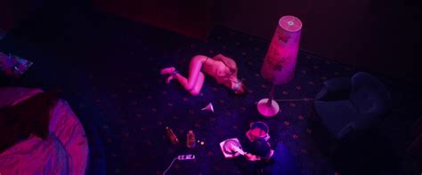 Naked Stephani Burkhard in Hölle Inferno