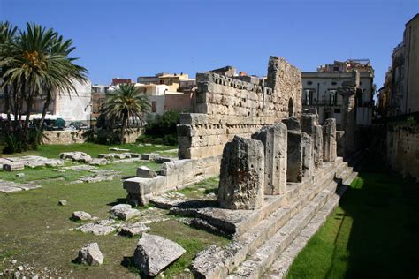 Private Archaeological Tour of Siracusa with a Local Tour Guide