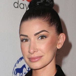 Brittany Pattakos - Age, Family, Bio | Famous Birthdays