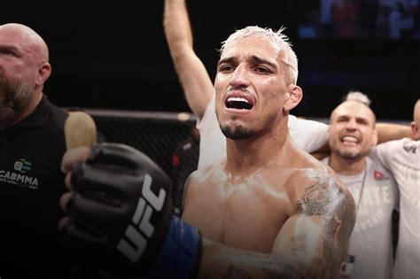 Charles Oliveira chce walki ze zwycięzcą starcia Khabib vs Ferguson