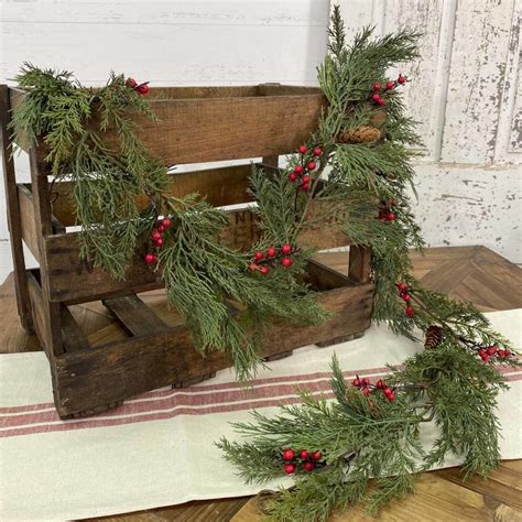 Alpine Cedar W Berries Garland Piper Classics