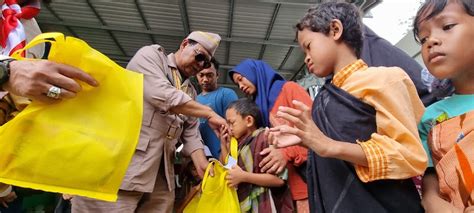 Maknai Momen HUT Proklamasi ALRI Paman Birin Bagikan Bantuan Hingga