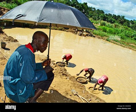 Diamond mining near Kono, Sierra Leone Stock Photo - Alamy