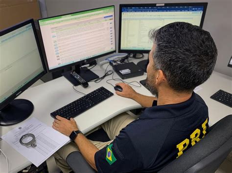 Em Barreiras Prf Cumpre Mandado De Pris O E Prende Passageira De