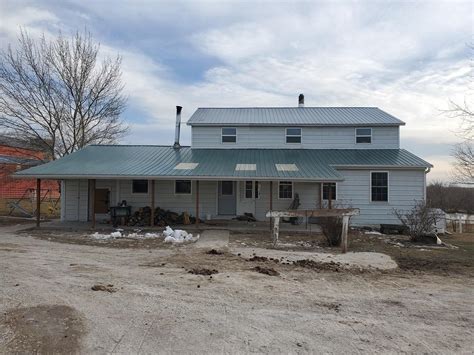 Circa 1998 Amish Farmhouse For Sale W Barn Outbuildings And Pond On 20