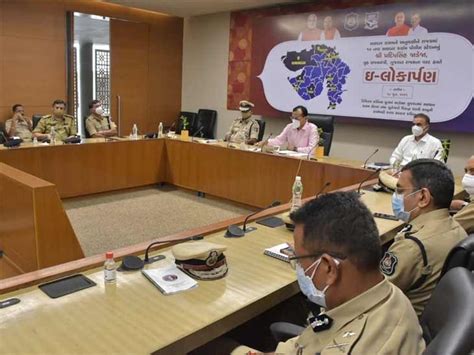 cyber police stations launched  ten districts  gujarat