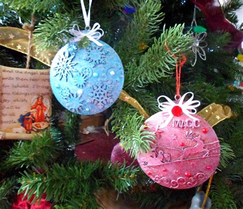 Gsl Cuts Metal Christmas Ornaments By Lynne