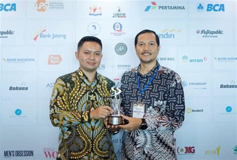 FIFGROUP Raih Penghargaan Mitra UMKM Dalam Gelaran UMKM Summit 2024