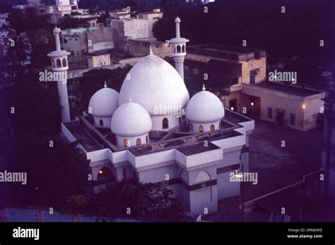 Thousand Lights Is A Multi Domed Mosque In Anna Salai In Chennai Tamil