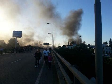 Camioneros Bloquean El Tr Nsito Sobre El Puente La Noria