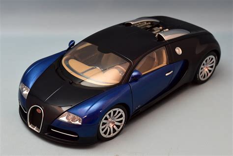 AUTOart 1 18 SIGNATURE BUGATTI EB 16 4 VEYRON BLUE BLACK BLUE