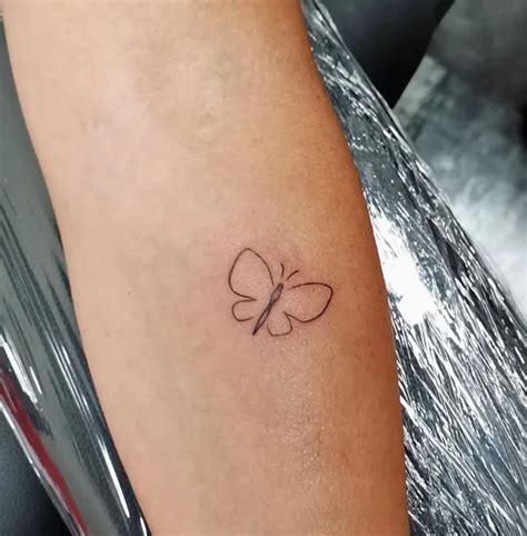 125 Unique And Meaningful Small Butterfly Tattoos To Wear This Year