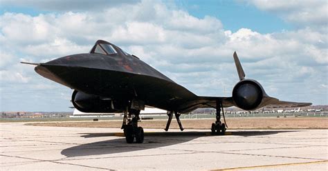 Sr 71 Blackbird 10 Datos Sorprendentes Sobre El Avión Espía Más Rápido