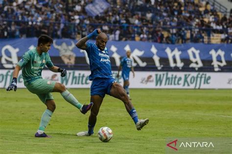 Persib Bandung Ditahan Imbang Persis Solo ANTARA News