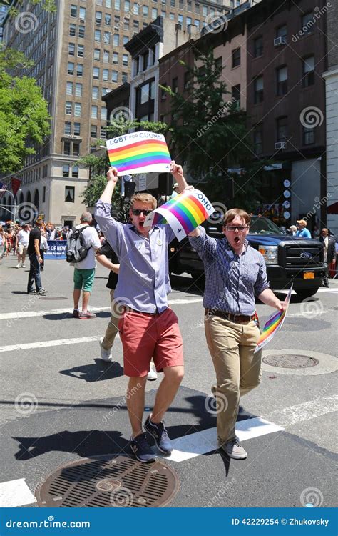 Participantes De Lgbt Pride Parade Em New York City Imagem De Stock Editorial Imagem De