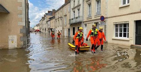 Crues Vigilance Rouge Lev E En Mayenne Et Maine Et Loire Craon Sous